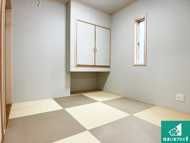 神戸市垂水区山手　中古一戸建ての和室|一室あると便利な和室は客間としてだけでなく、小さなお子様のプレイルームや食後のくつろぎスペースとしてもご利用いただけます。収納もついていますので大活躍間違いなし！