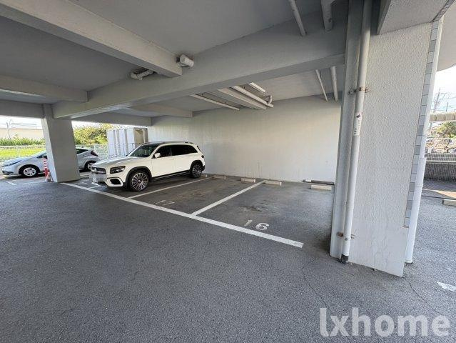 サニーウェル南茨木の駐車場|駐車スペースもあります