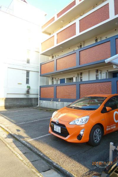 サハラビルの駐車場