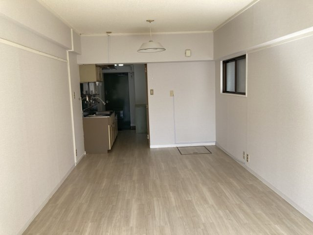 サハラビルの居間・リビング|同建物別部屋 現況優先
