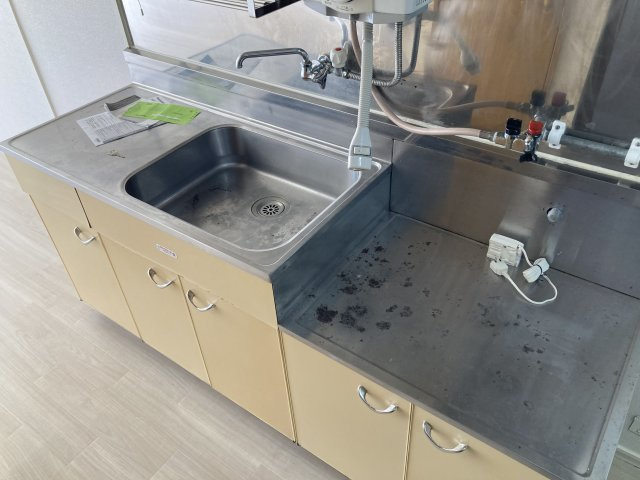 サハラビルのキッチン|同建物別部屋 現況優先