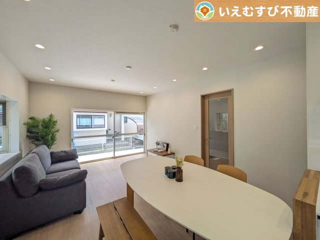 鴻巣市中央　中古戸建の居間・リビング