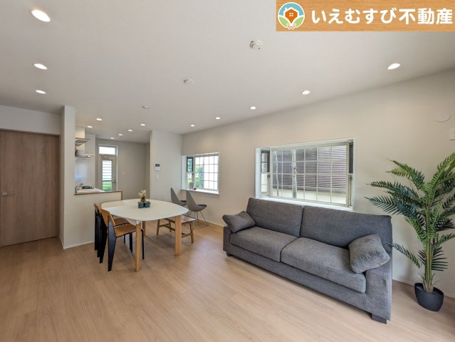 鴻巣市中央　中古戸建の居間・リビング