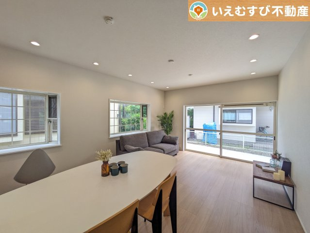 鴻巣市中央　中古戸建の居間・リビング