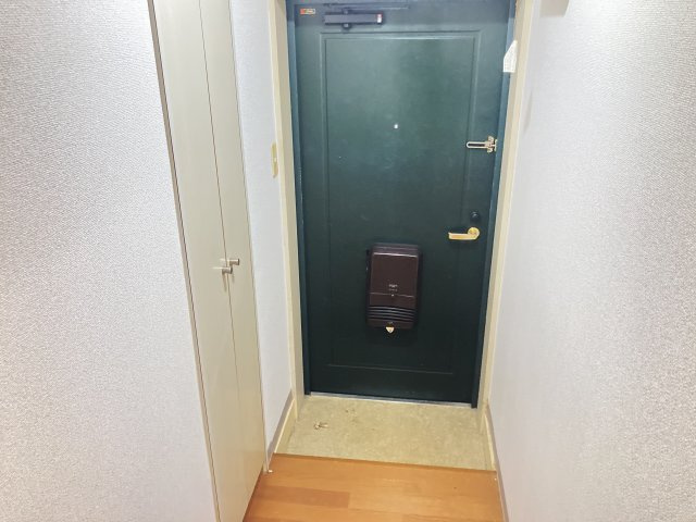 コンセール関山の玄関|収納もある玄関です