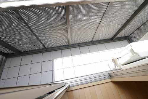 熊本市中央区京町１丁目のアパートのバルコニー