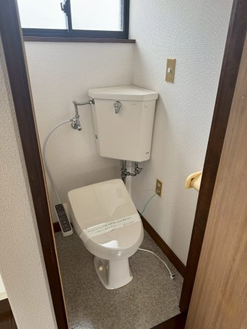 長野県塩尻市　二棟一括アパートのトイレ