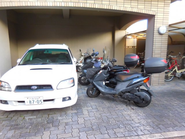 プロミネンス下村の駐車場