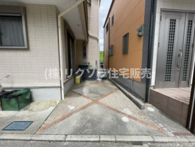 佐太西町２丁目　中古一戸建ての駐車場|1台駐車可能
■物件内覧・資金計画相談・住宅ローン相談、リフォーム相談、お問合せ受付中■
※当日・翌日のご内覧、ご相談はお電話でのお問合せがスムーズです！