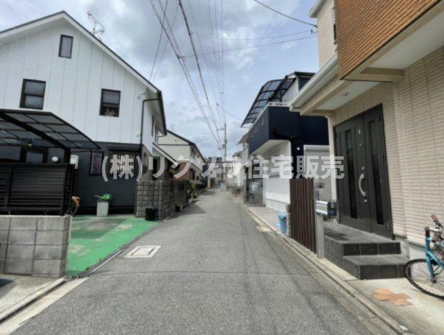 佐太西町２丁目　中古一戸建ての前面道路含む現地写真|■物件内覧・資金計画相談・住宅ローン相談、リフォーム相談、お問合せ受付中■
※当日・翌日のご内覧、ご相談はお電話でのお問合せがスムーズです！