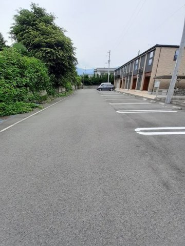 ヴィラ　フォレスト・ベリー　Ⅱの駐車場