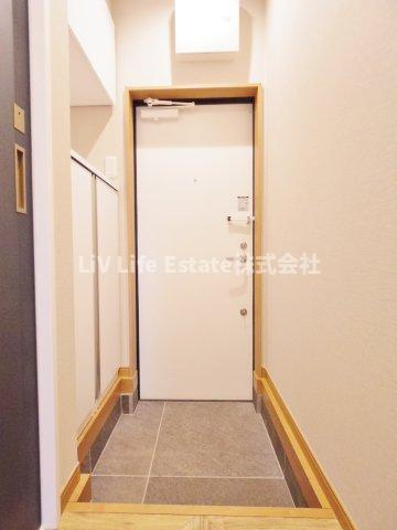 シエスタシエロ久米川ブリックハウスの玄関