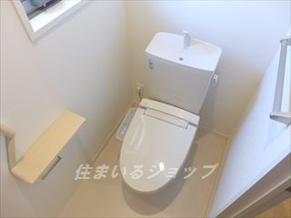 メゾン・ド・プルメリアⅣのトイレ|シャワートイレ・手すりあり