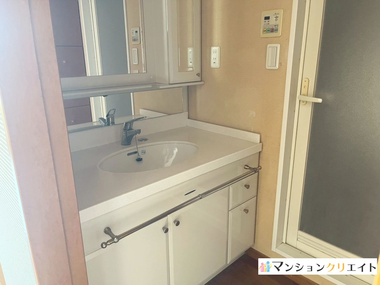 アパガーデンコート板垣の独立洗面台|システム洗面化粧台