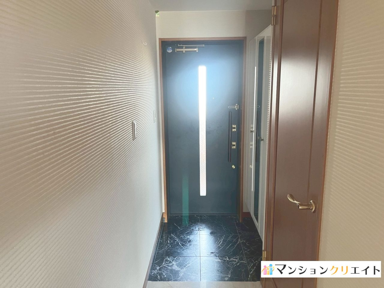 アパガーデンコート板垣の玄関|内玄関です