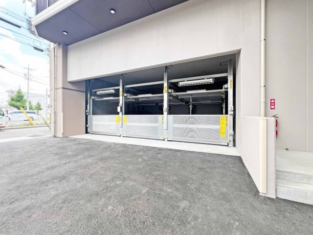 S-RESIDENCE尾頭橋clarityの駐車場