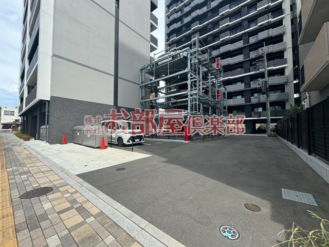 S-RESIDENCE六ツ門abreastⅡの駐車場|駐車場があるので、車を買う予定の方も安心です