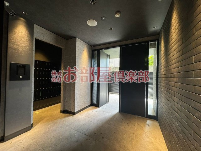 S-RESIDENCE六ツ門abreastⅡのエントランス|建物の内部です
