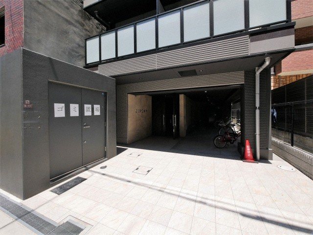 ＪＩＮＯ新町のエントランス