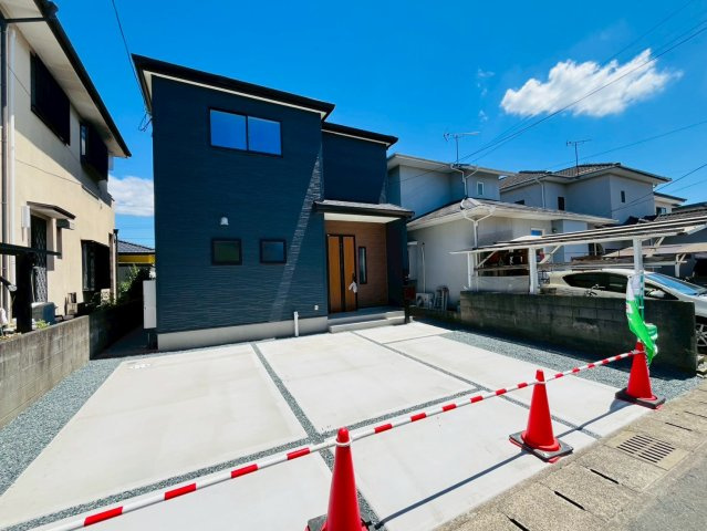 リーブルガーデン／東区戸島第13／１号棟の前面道路含む現地写真