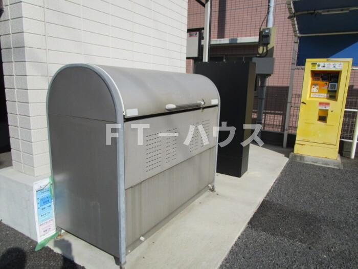 サザンクロスハイムのその他共用部分|入居者様専用ゴミストッカー