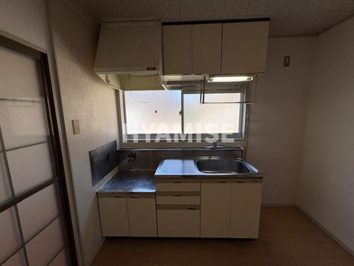 プレジール三城B棟のキッチン