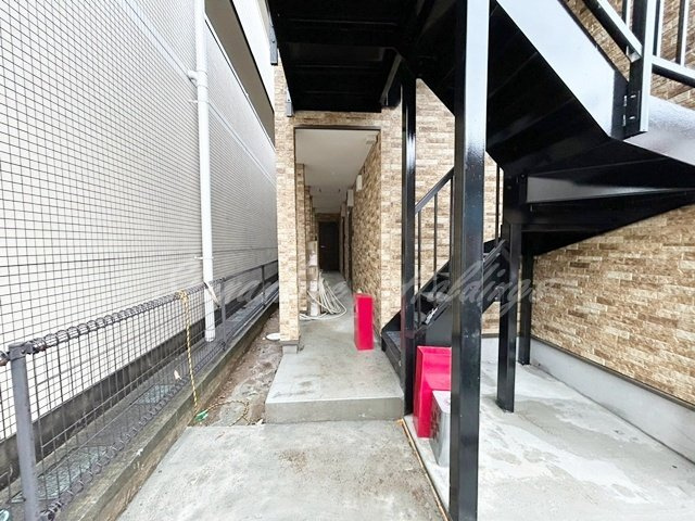 藤沢市善行１丁目のアパートのエントランス
