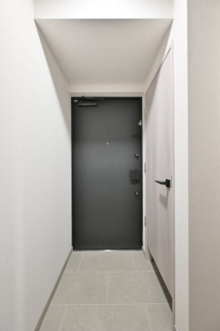リビオメゾン西麻布の玄関