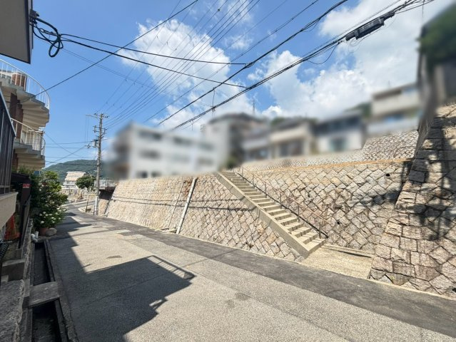 中島通4丁目 売土地の前面道路含む現地写真
