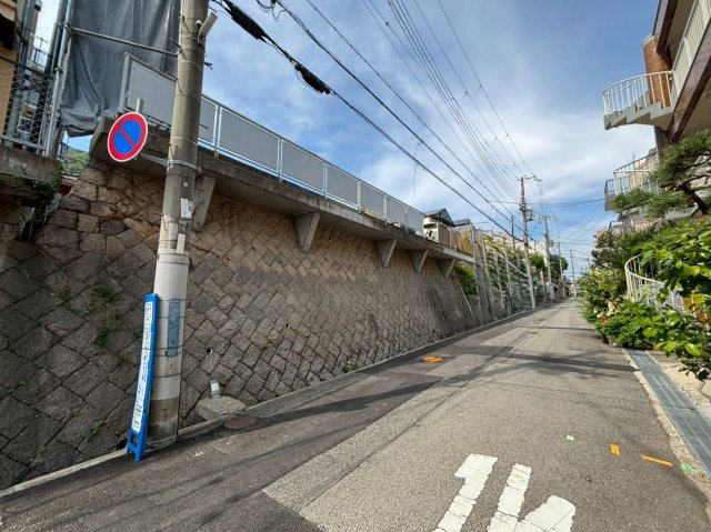 中島通4丁目 売土地の前面道路含む現地写真