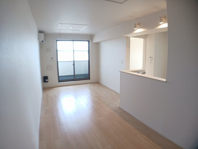 アポロン　Ａの居間・リビング|こちらのリビングで趣味の時間をお楽しみください
