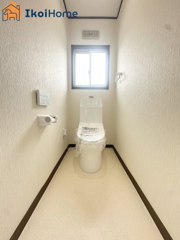 神戸市西区伊川谷町潤和　中古戸建のトイレ|●年中無休：当日予約可●トイレは2か所あるので夜中や、朝の混雑しがちな時間帯も安心です。