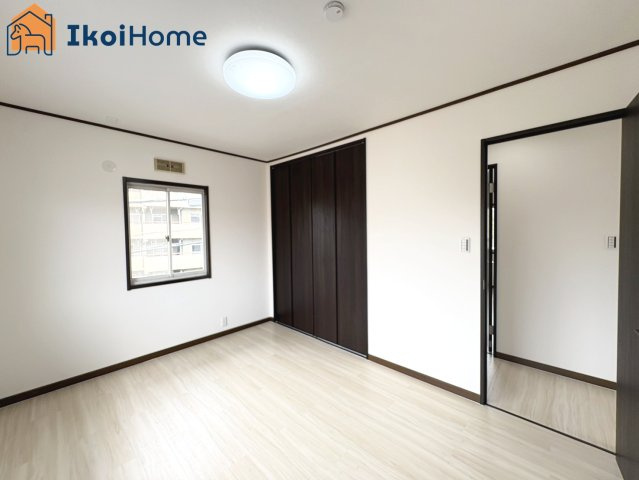 神戸市西区伊川谷町潤和　中古戸建の寝室|●年中無休：当日予約可●2階全居室収納スペース完備＆全居室6帖以上でゆったり♪