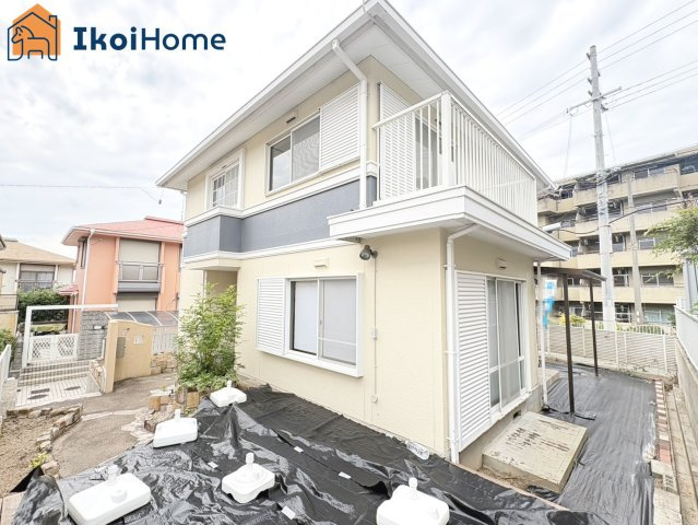 神戸市西区伊川谷町潤和　中古戸建の駐車場|●年中無休：当日予約可●お車は1台駐車可能です。両面道路となっており、明るく開放的です♪