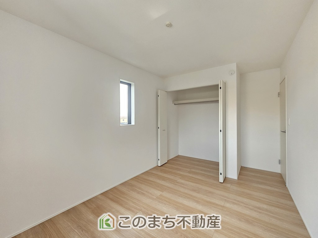 GRAFARE宇都宮市一条の内装|大切なプライベート空間は、趣味に合わせて使って頂けるようシンプルに仕上げてあります。