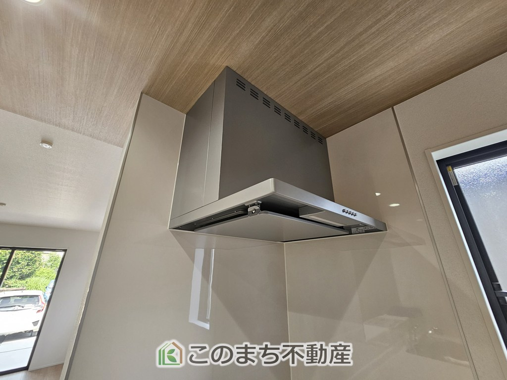 GRAFARE宇都宮市一条のキッチン|お手入れ簡単！フラットタイプの換気扇でキレイが保てます♪