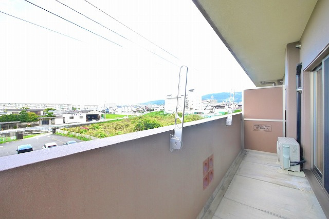 マンション南京終の展望|共用廊下からの眺めです。
