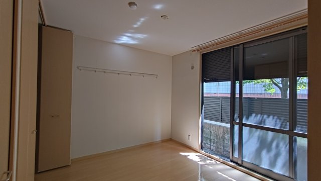 グリーンコート上牧の洋室