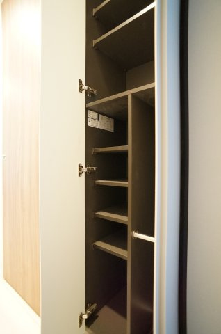 墨田区菊川１丁目の賃貸マンションの玄関|玄関にはゆとりのシューズBOX♪