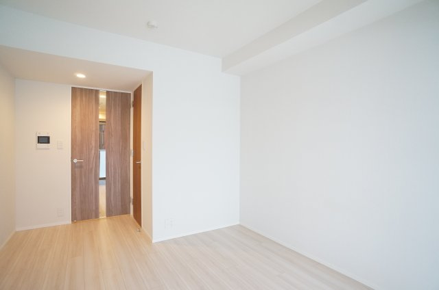 墨田区菊川１丁目の賃貸マンションの寝室|バルコニー側から洋室『♪