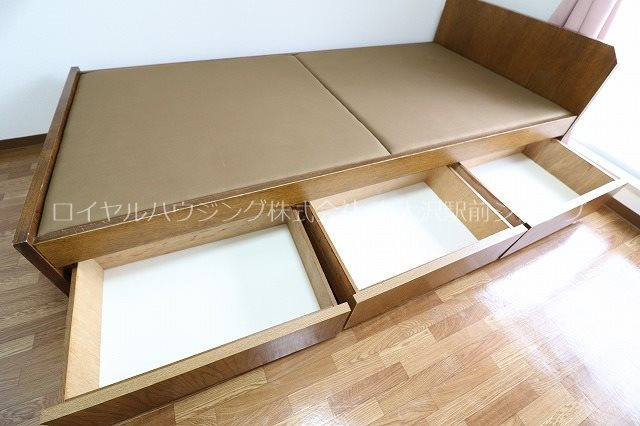 ☆備え付けベッド☆収納あり☆※参考写真