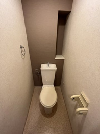 シンプルで使いやすいトイレです♪