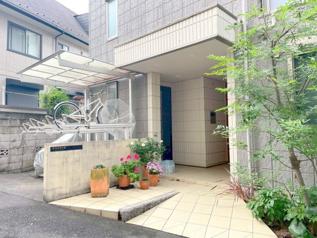 テラス代々木のエントランス