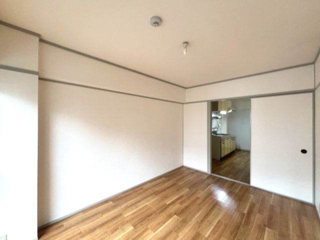 六甲スカイハイツの居間・リビング