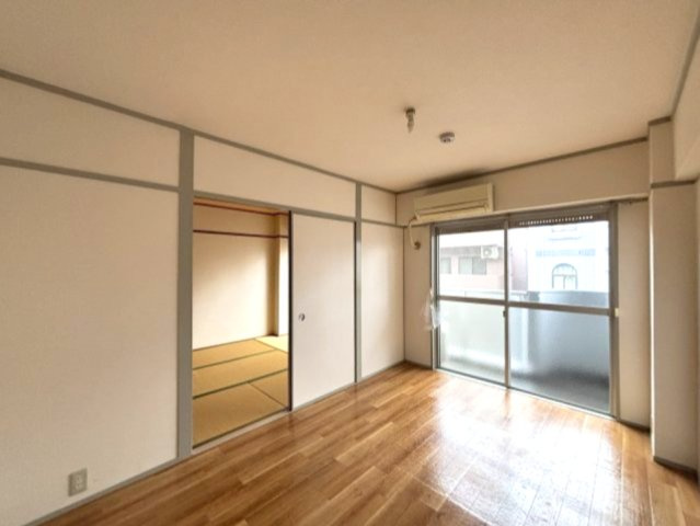 六甲スカイハイツの居間・リビング