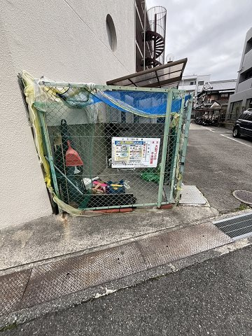 シャトル ヨネの外観