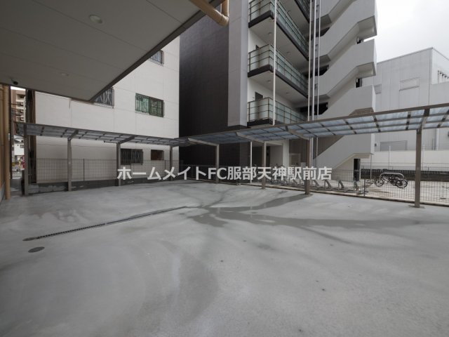 サンティエ福島吉野の駐車場