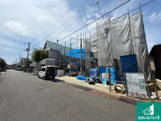 大阪狭山市大野台　新築一戸建ての前面道路含む現地写真|周辺は落ち着いた街並みの住宅地！子育てがしやすい住環境です！まだ未完成ですが、現地でしかわからない事もございます。是非一度ご覧ください。