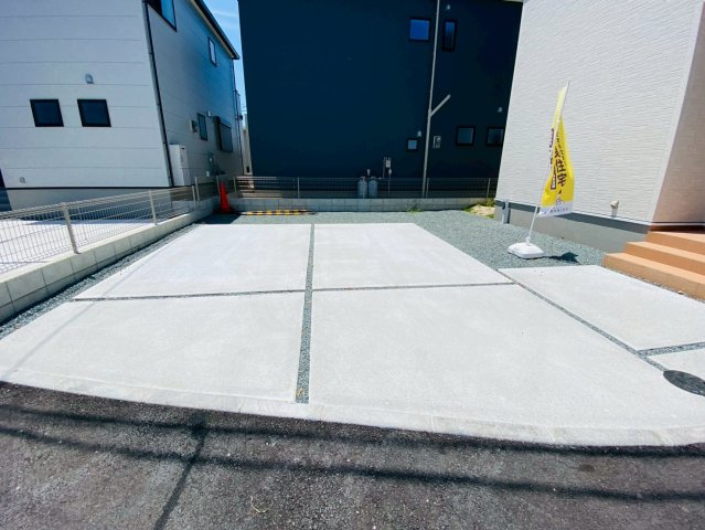 リーブルガーデン／西区上代3丁目／１号棟の駐車場