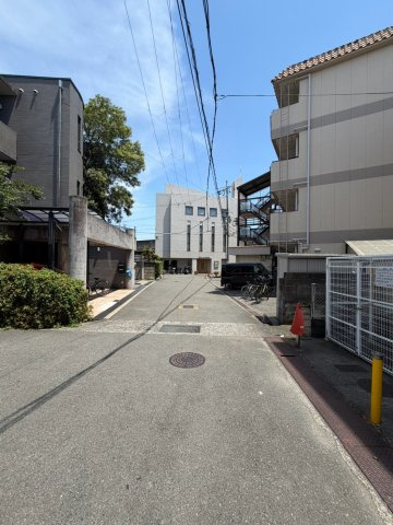 ラヴィングの周辺
